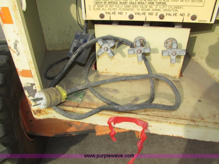 image for item H1109 JLG 80HX boom lift