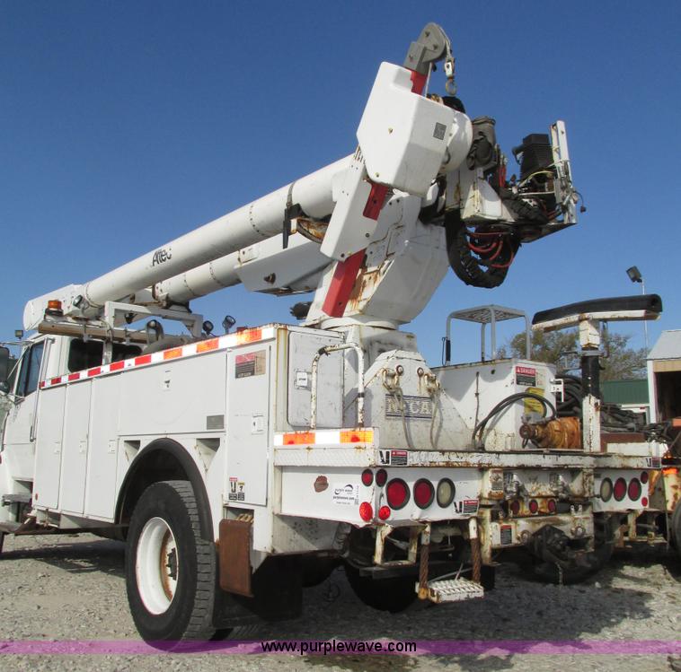 image for item H1112 2002 Altec utility bed with boom
