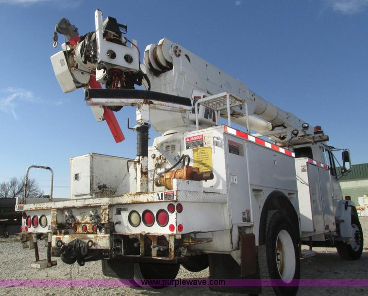 image for item H1112 2002 Altec utility bed with boom