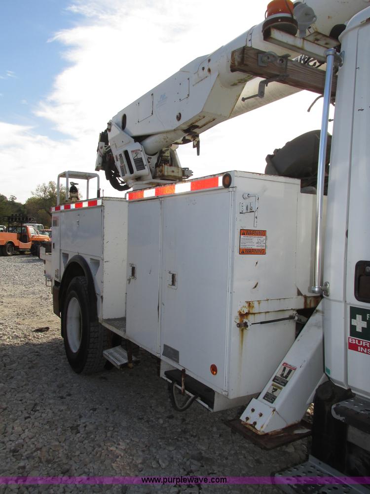 image for item H1112 2002 Altec utility bed with boom