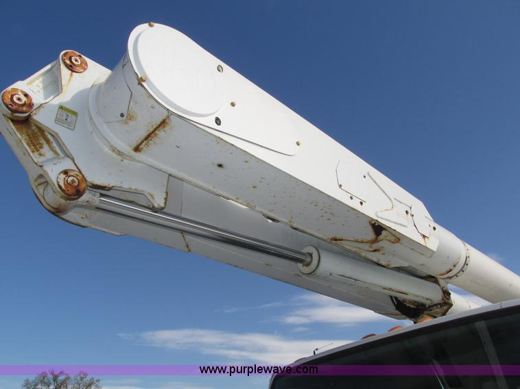 image for item H1112 2002 Altec utility bed with boom