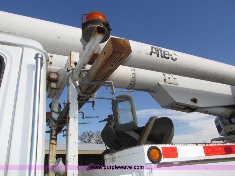 image for item H1112 2002 Altec utility bed with boom