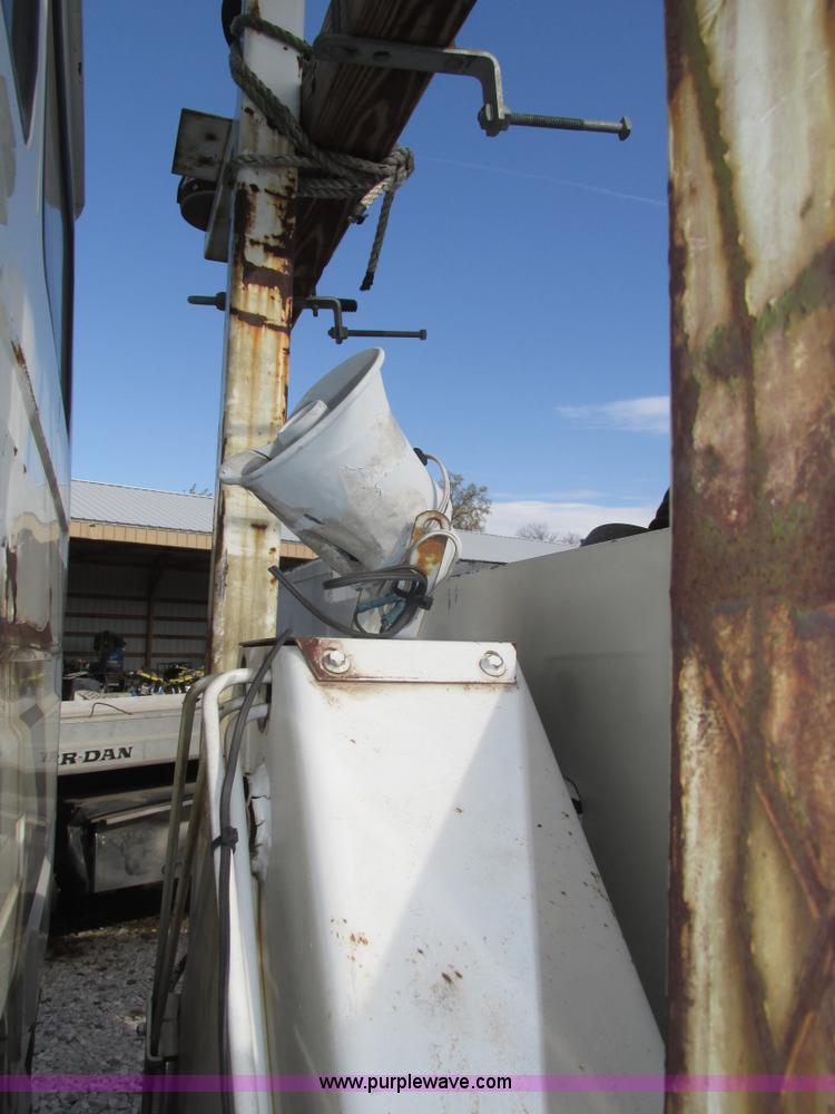 image for item H1112 2002 Altec utility bed with boom