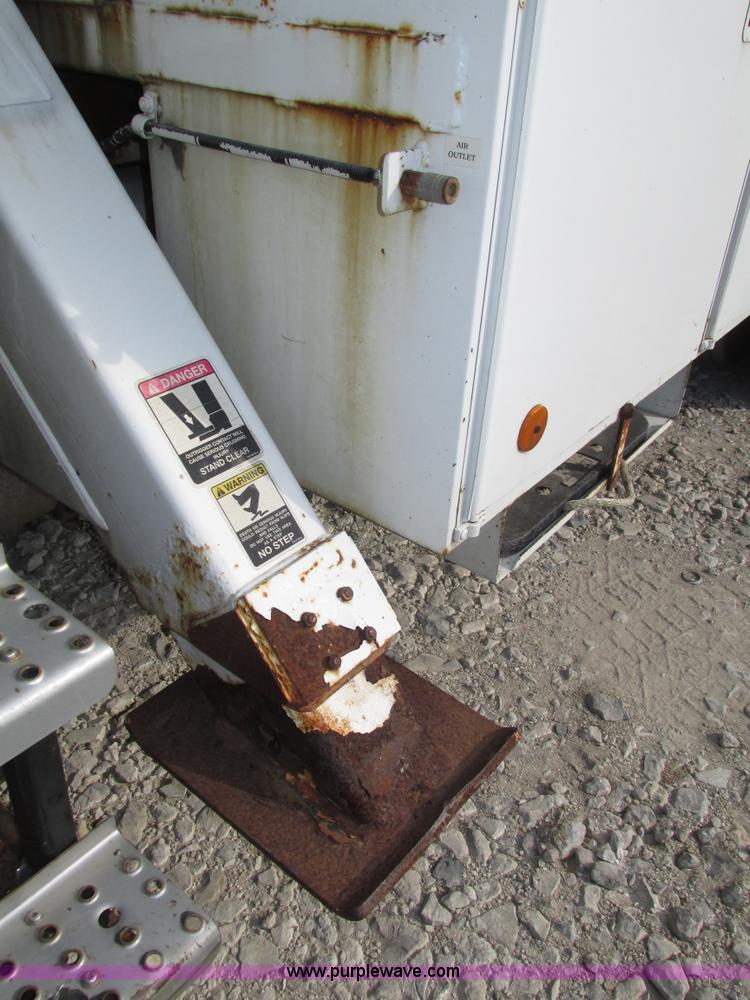 image for item H1112 2002 Altec utility bed with boom