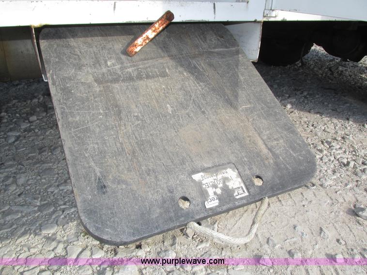 image for item H1112 2002 Altec utility bed with boom