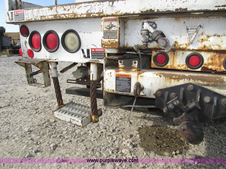 image for item H1112 2002 Altec utility bed with boom