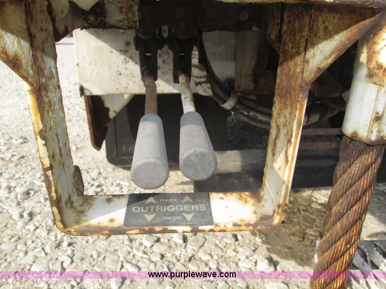 image for item H1112 2002 Altec utility bed with boom