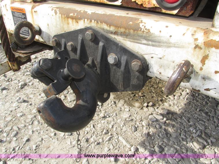 image for item H1112 2002 Altec utility bed with boom