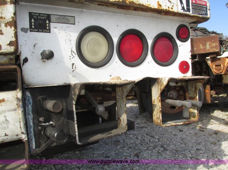 image for item H1112 2002 Altec utility bed with boom