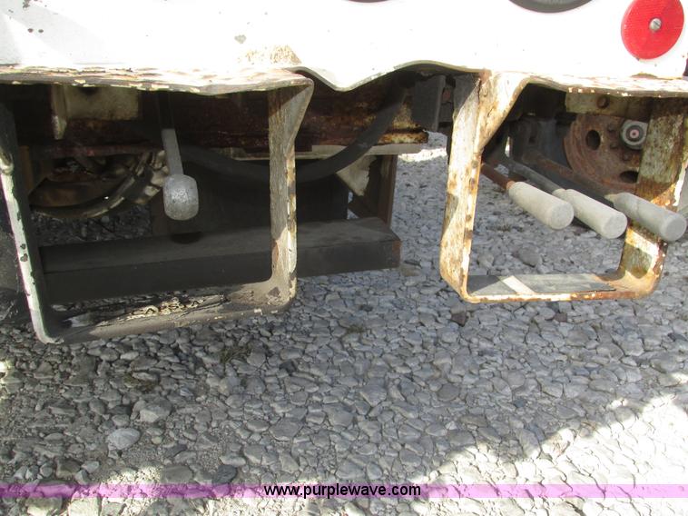 image for item H1112 2002 Altec utility bed with boom