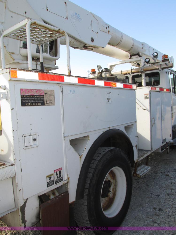 image for item H1112 2002 Altec utility bed with boom