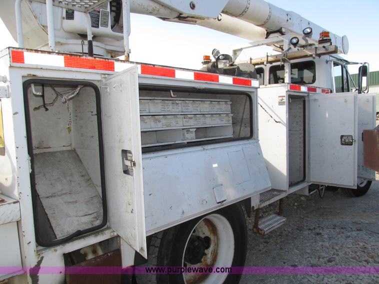 image for item H1112 2002 Altec utility bed with boom