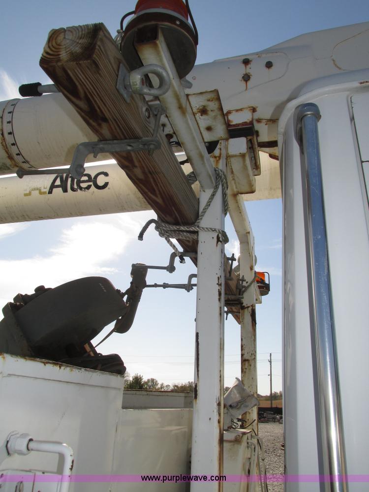 image for item H1112 2002 Altec utility bed with boom