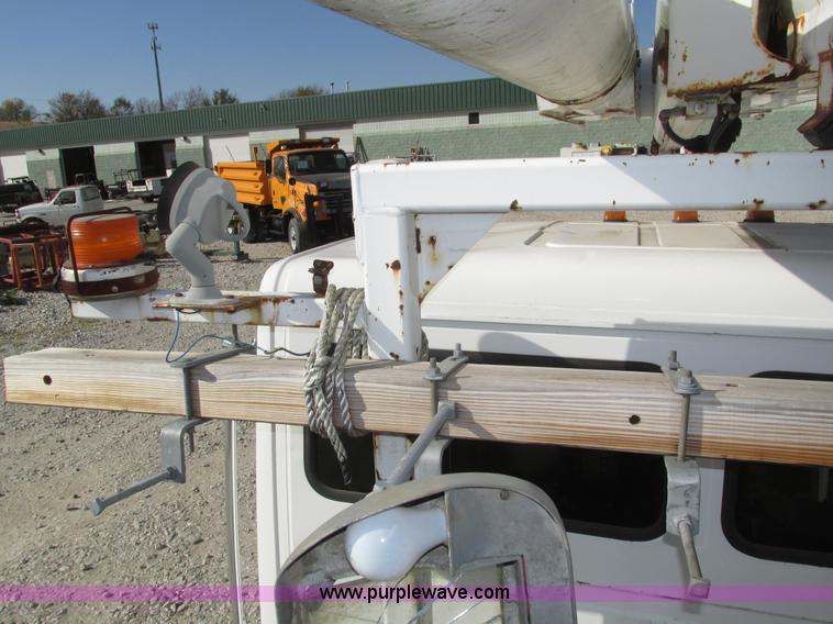 image for item H1112 2002 Altec utility bed with boom