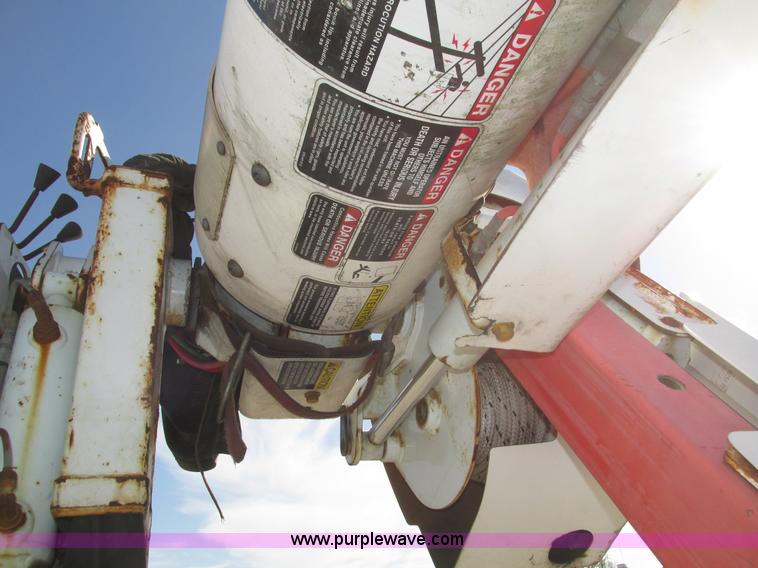 image for item H1112 2002 Altec utility bed with boom