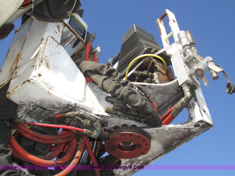 image for item H1112 2002 Altec utility bed with boom