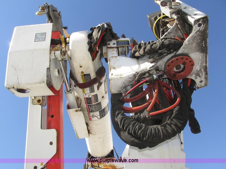 image for item H1112 2002 Altec utility bed with boom