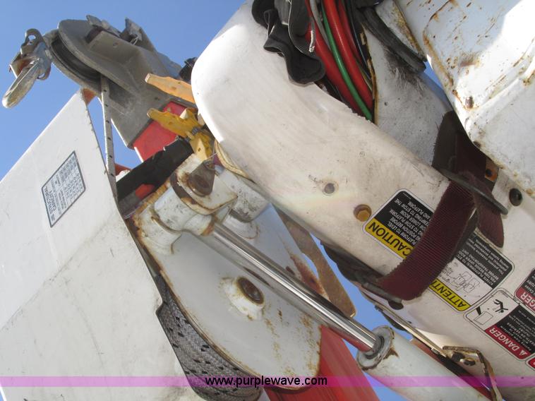 image for item H1112 2002 Altec utility bed with boom