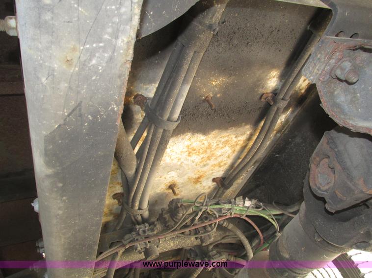 image for item H1112 2002 Altec utility bed with boom