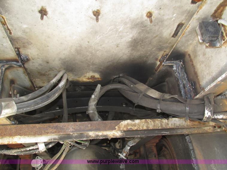 image for item H1112 2002 Altec utility bed with boom