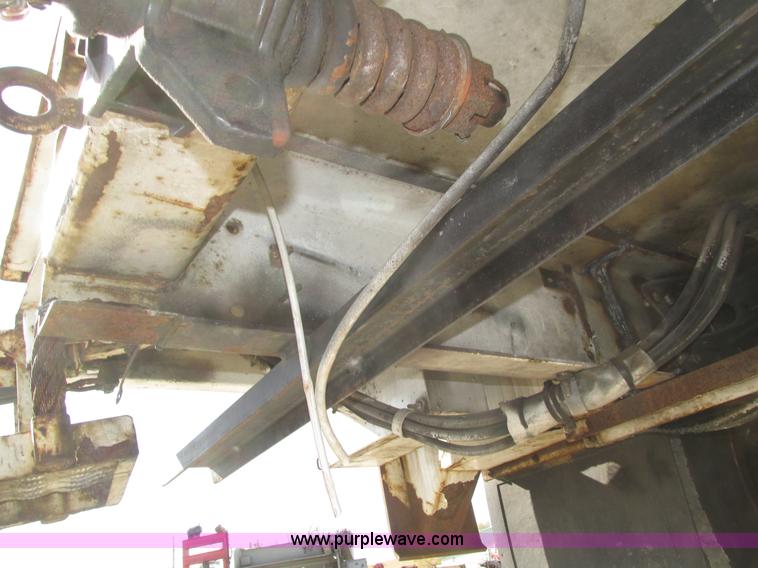 image for item H1112 2002 Altec utility bed with boom