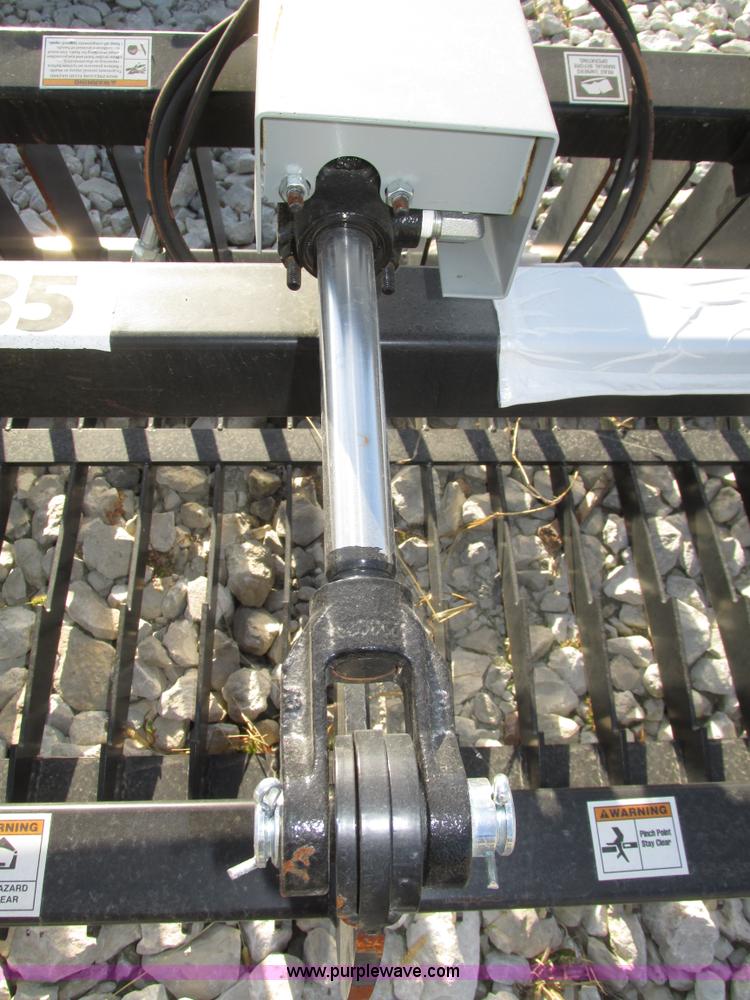 image for item H1114 Tomahawk rock grapple bucket