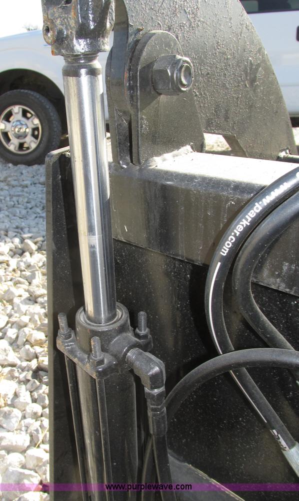 image for item H1115 Root grapple bucket