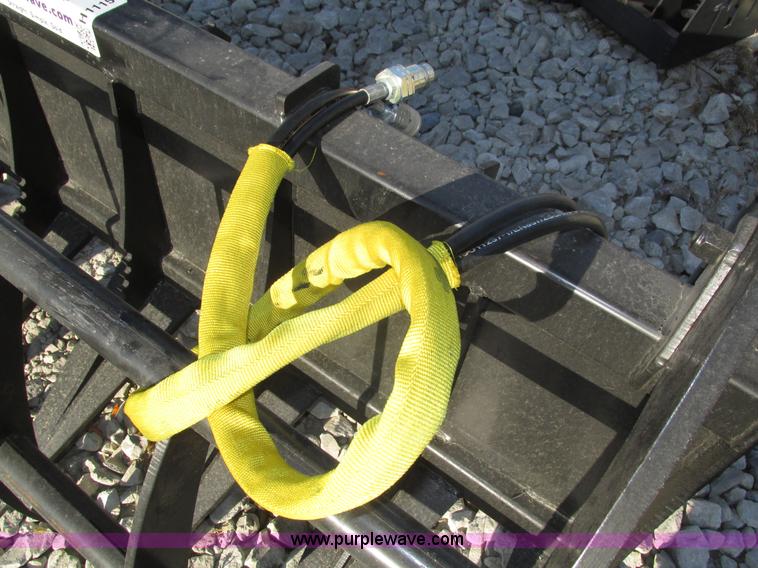 image for item H1115 Root grapple bucket