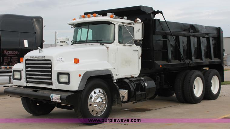 image for item H8086 1998 Mack RD688S dump truck