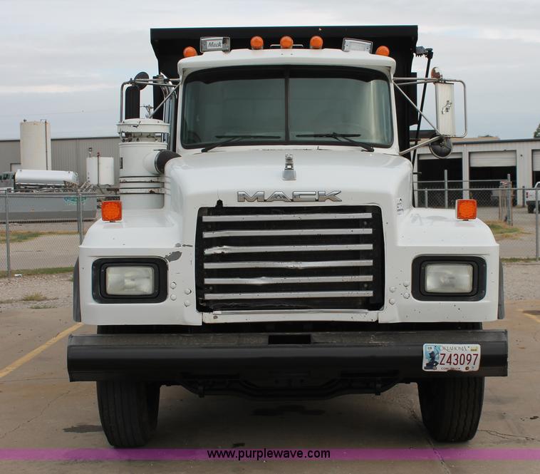 image for item H8086 1998 Mack RD688S dump truck