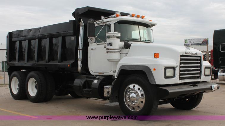 image for item H8086 1998 Mack RD688S dump truck