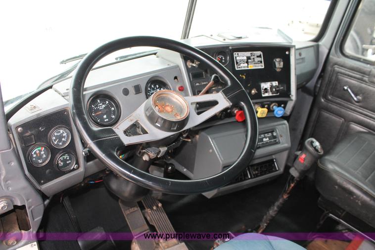 image for item H8086 1998 Mack RD688S dump truck