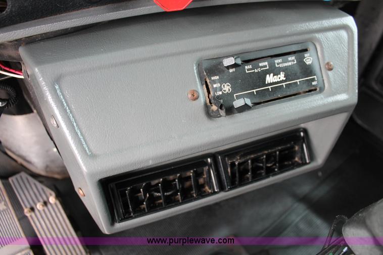 image for item H8086 1998 Mack RD688S dump truck