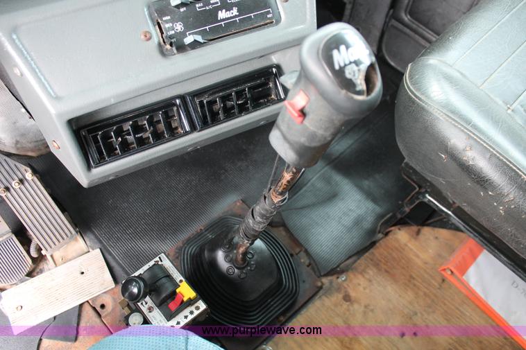 image for item H8086 1998 Mack RD688S dump truck