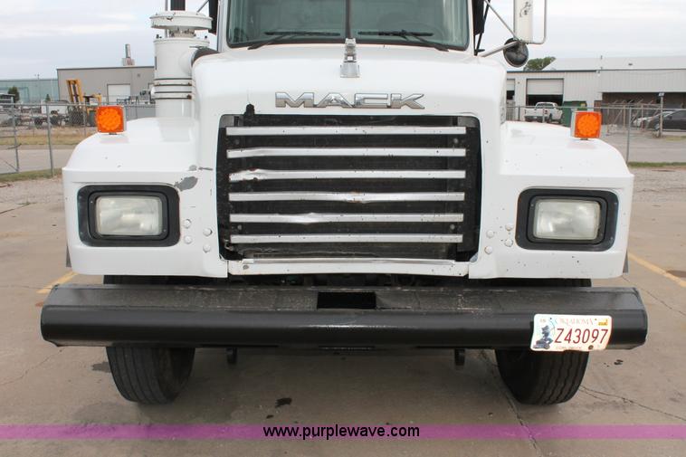 image for item H8086 1998 Mack RD688S dump truck