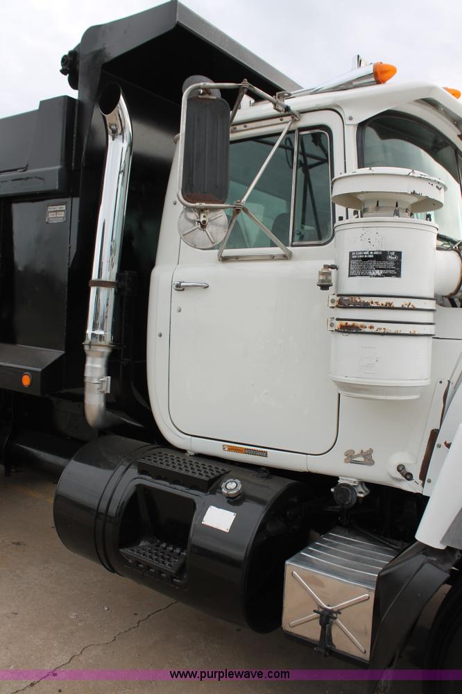 image for item H8086 1998 Mack RD688S dump truck