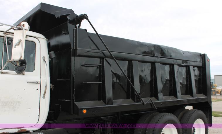 image for item H8086 1998 Mack RD688S dump truck