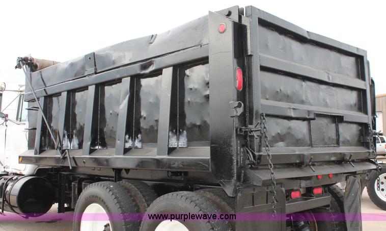 image for item H8086 1998 Mack RD688S dump truck