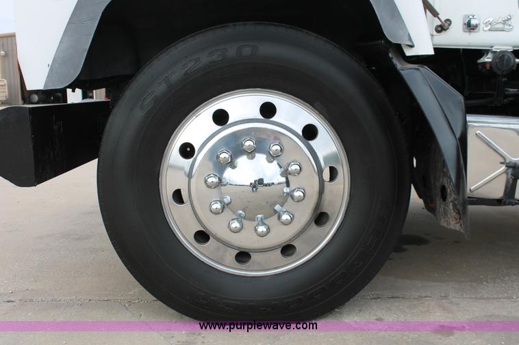 image for item H8086 1998 Mack RD688S dump truck