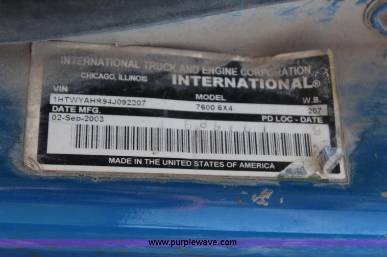 image for item I1631 2004 International 7600 tank truck
