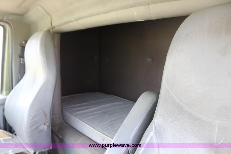 image for item I1631 2004 International 7600 tank truck