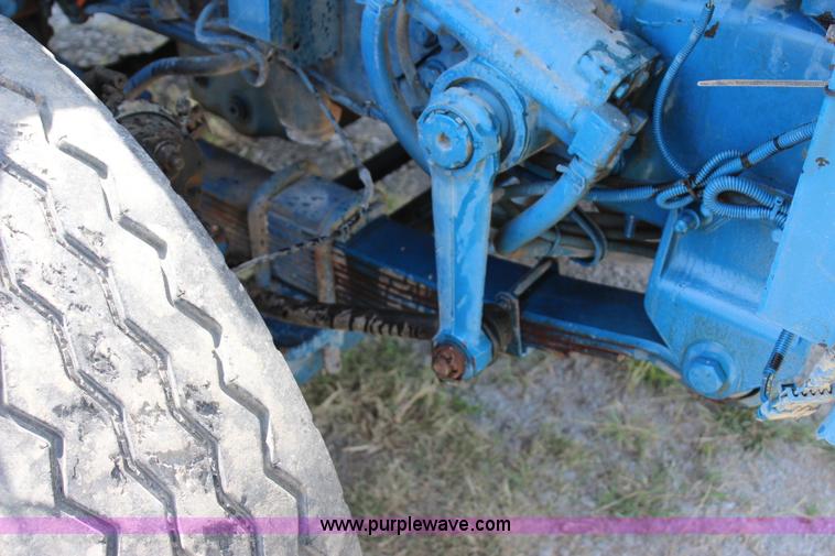 image for item I1631 2004 International 7600 tank truck