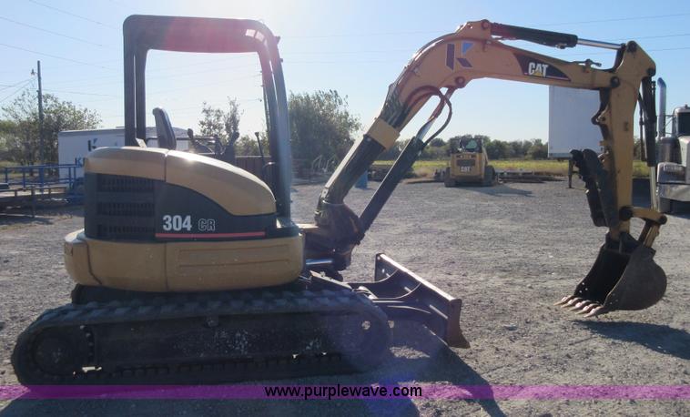 image for item I1900 2005 Caterpillar 304CR mini excavator