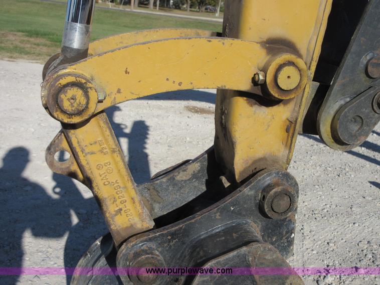 image for item I1900 2005 Caterpillar 304CR mini excavator