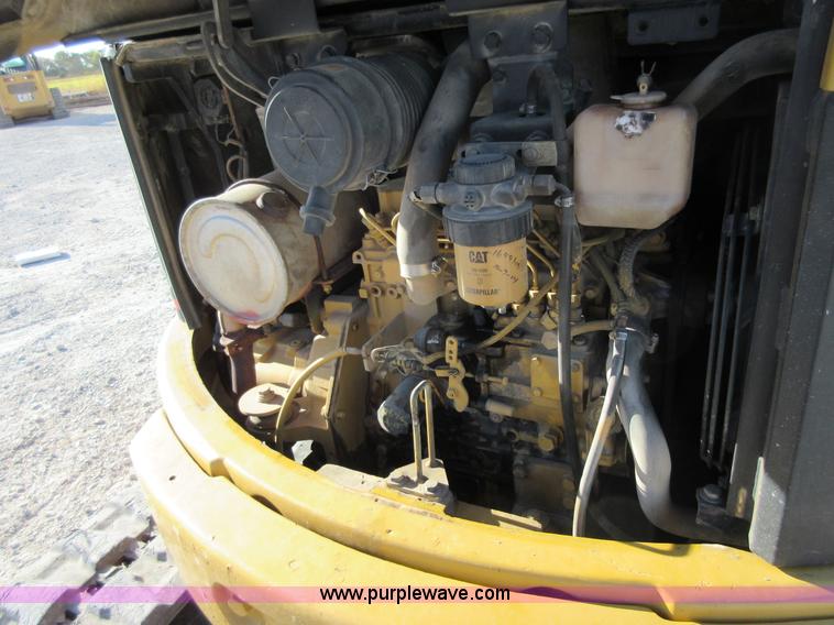 image for item I1900 2005 Caterpillar 304CR mini excavator