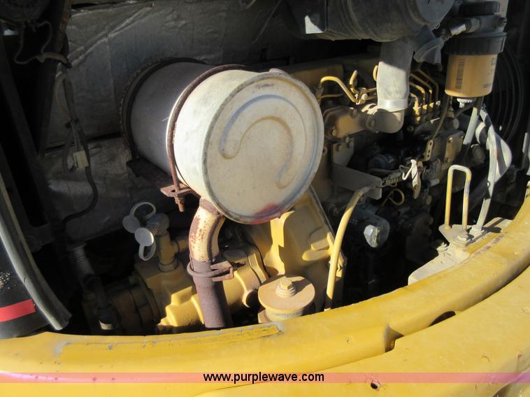 image for item I1900 2005 Caterpillar 304CR mini excavator