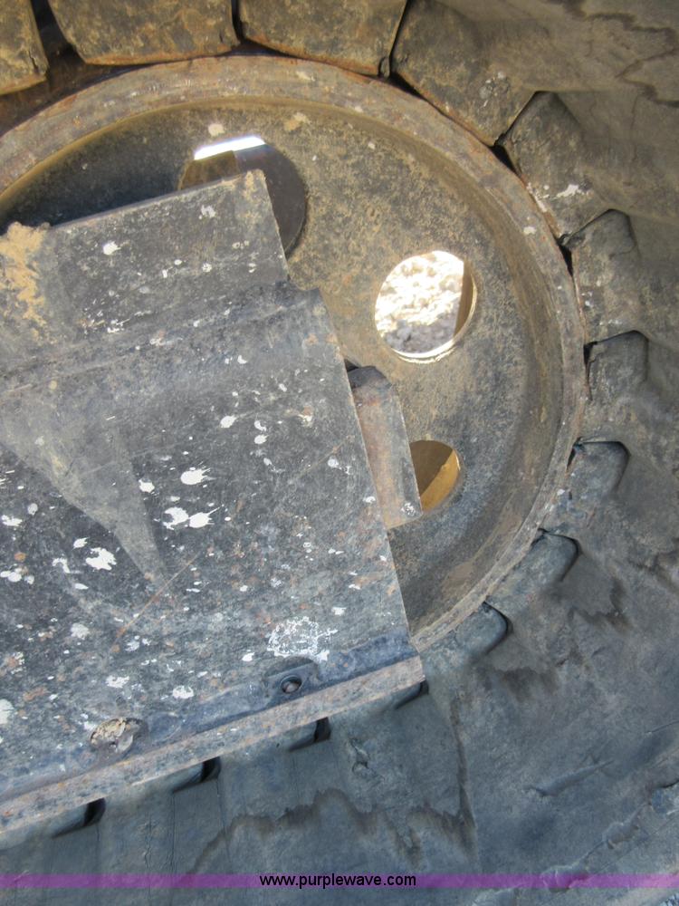 image for item I1900 2005 Caterpillar 304CR mini excavator