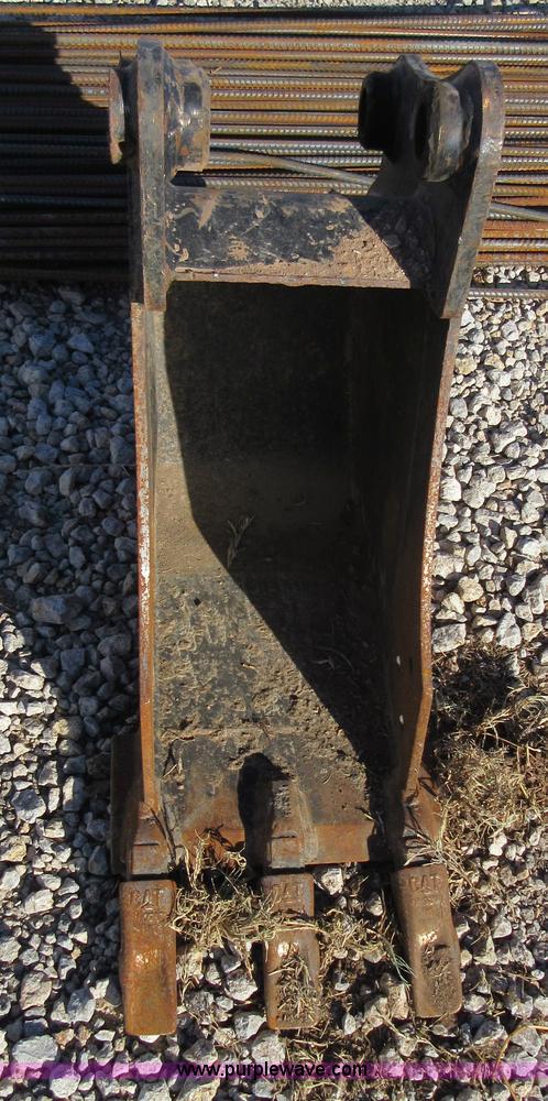 image for item I1900 2005 Caterpillar 304CR mini excavator