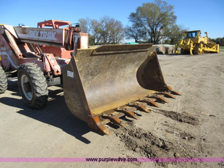 image for item I6314 Caterpillar 963 loader bucket