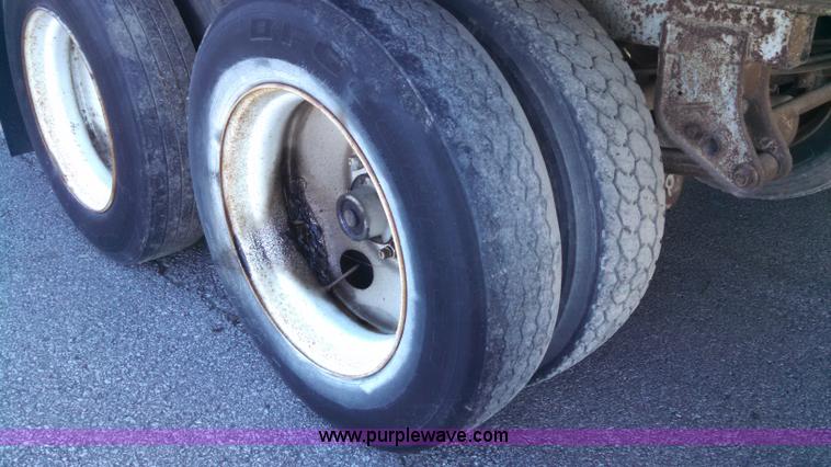 image for item I6316 1988 Timpte refrigerated trailer